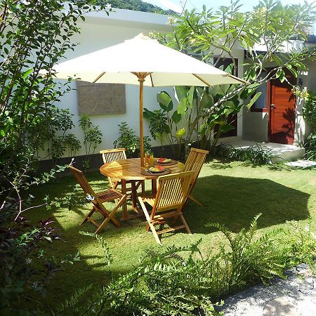 Simon'S Suite Mangsit Exterior photo